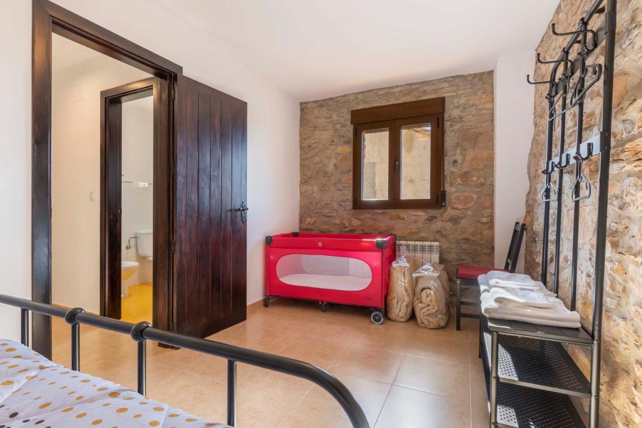Puerta Del Maestrazgo Pension Monteagudo del Castillo Buitenkant foto